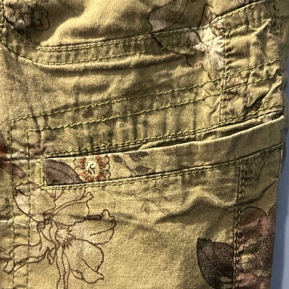 DEMOCRACY Cargo Pants - Olive Floral - Picture 3 of 7